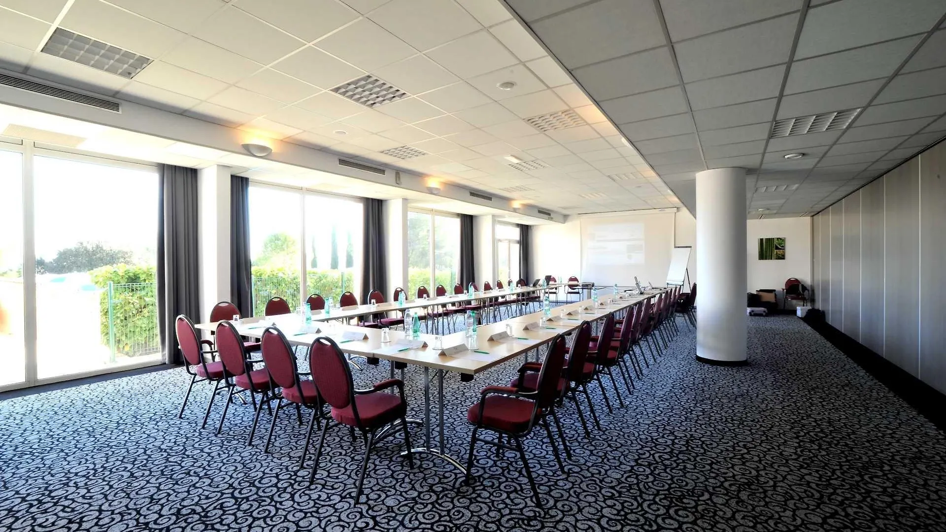 ****  Hotel Birdy By Happyculture Aix-en-Provence France