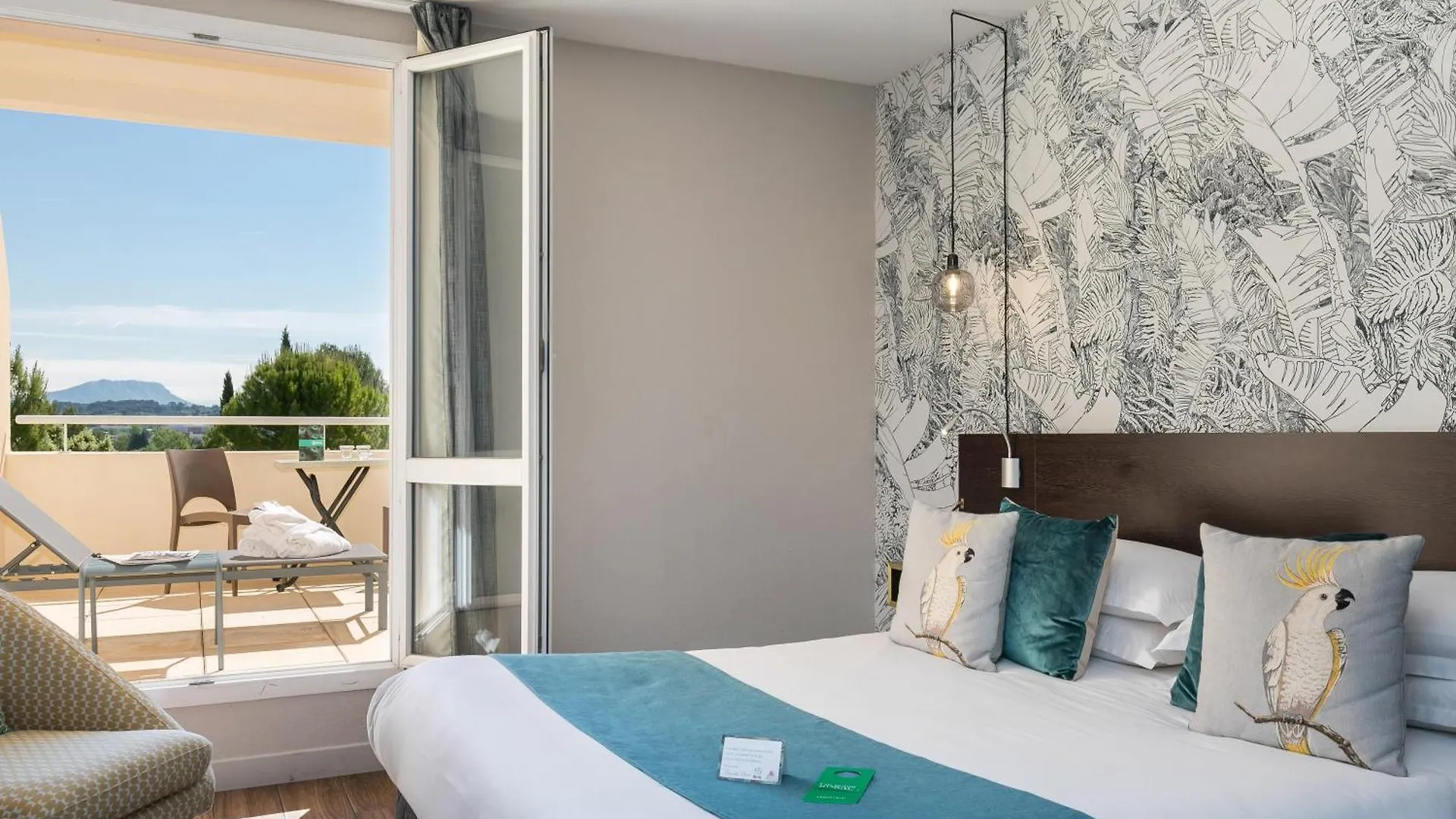 Hotel Birdy By Happyculture Aix-en-Provence 4*,